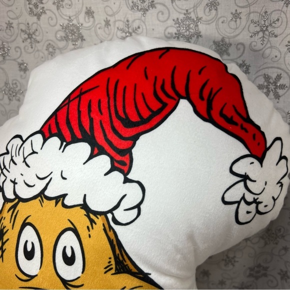 How The Grinch Stole Christmas CIndy Lou Who & Max The Dog Holiday Throw Pillows - Picture 6 of 12